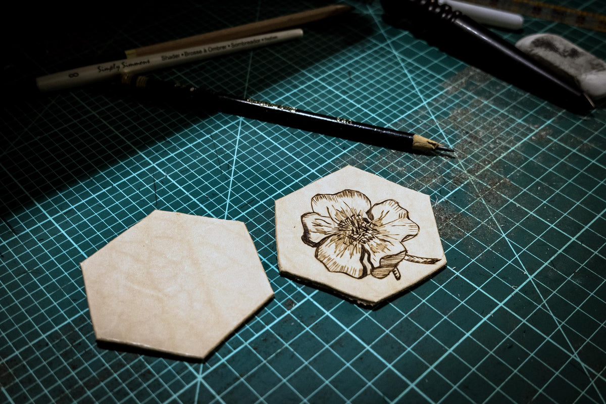 Hand-Burned Floral Leather Keychain, Hexagon flower bag Charm, Botanical Pyrography Key Fob, Unique Gift for Nature Lovers.