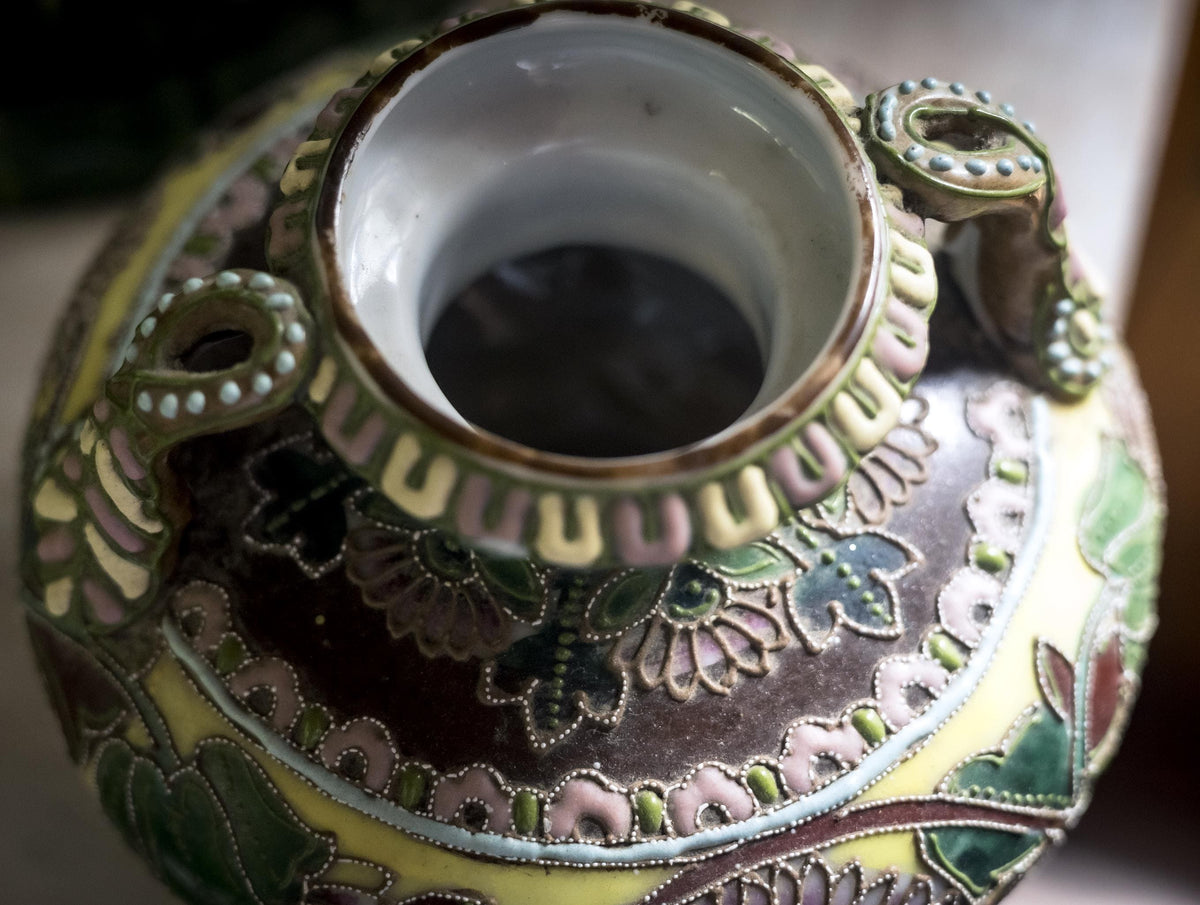 Gilded rim detail on the antique Japanese cabinet vase