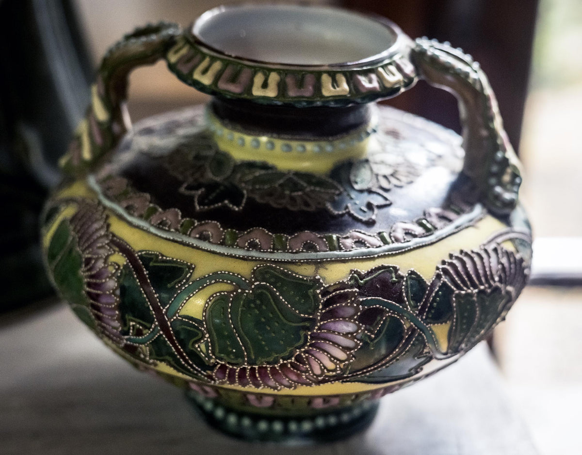 Full silhouette of the antique Japanese cabinet vase